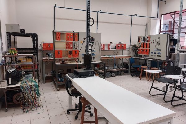 Laboratório de Acionamentos
